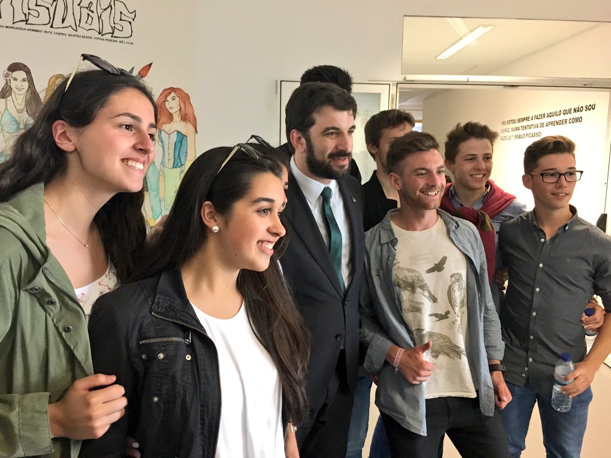 Educacao_PT's tweet photo. O #EnsinoProfissional é uma das muitas referências da ES Calazans Duarte, agora também com #ProgramaQualifica @ANQEP #Escola @MarinhaGrande https://t.co/Z4st23iANa