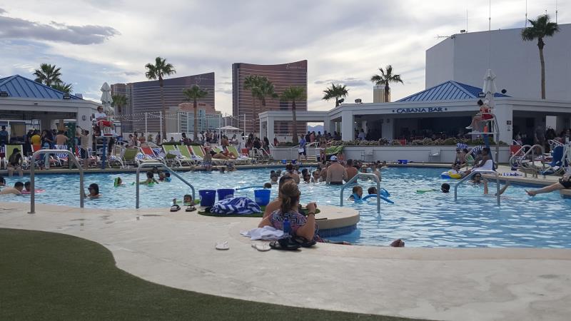 EastonEnt's tweet photo. I'm a finalist in Westgate Las Vegas Resort's Photo Contest -help me rally votes: https://t.co/MaUw9M0zpc @Westgate_LV https://t.co/ZpFQ7RDluw