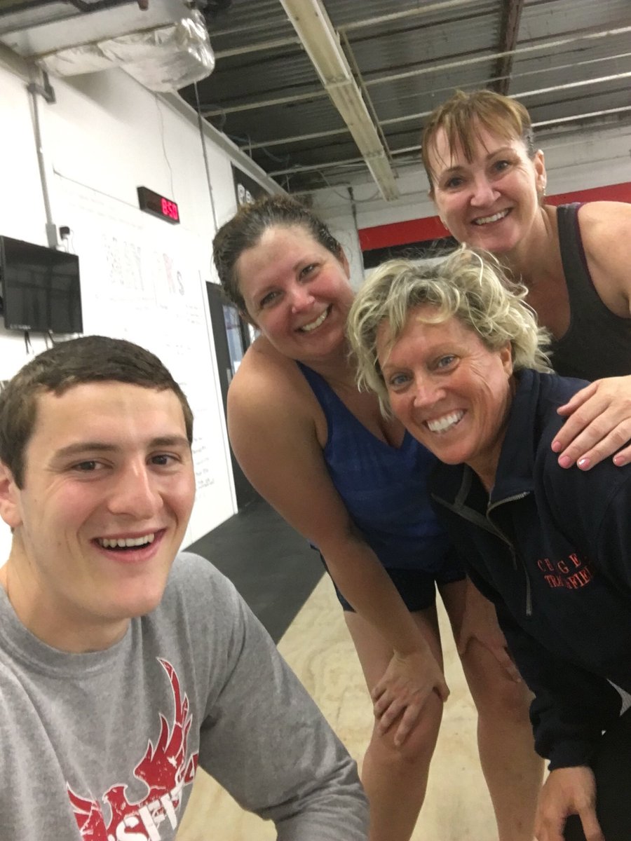 missikarle's tweet photo. Our last class with Zack! Good luck and thanks for everything #zackrocks #cf54 https://t.co/iMJnkwTaiM