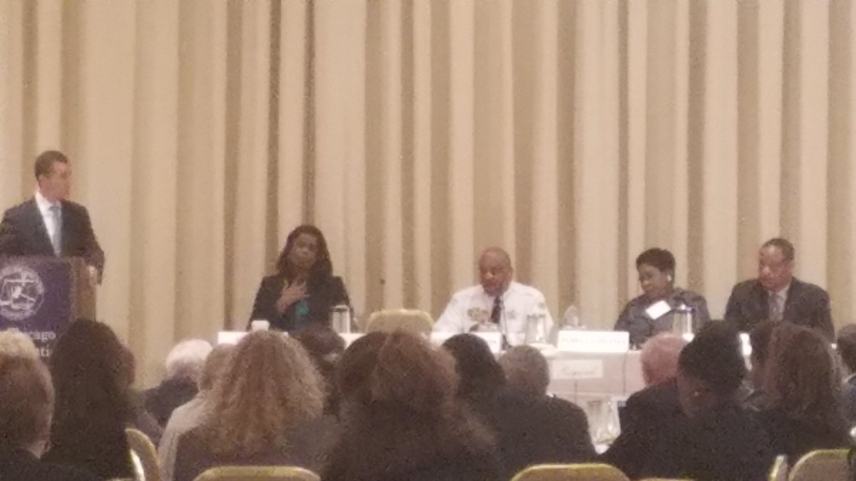 ward32chicago's tweet photo. @RoderickTSawyer speaking at the Chicago bar #cba4solutions improving cmty relations w police https://t.co/E9nx94XKu3