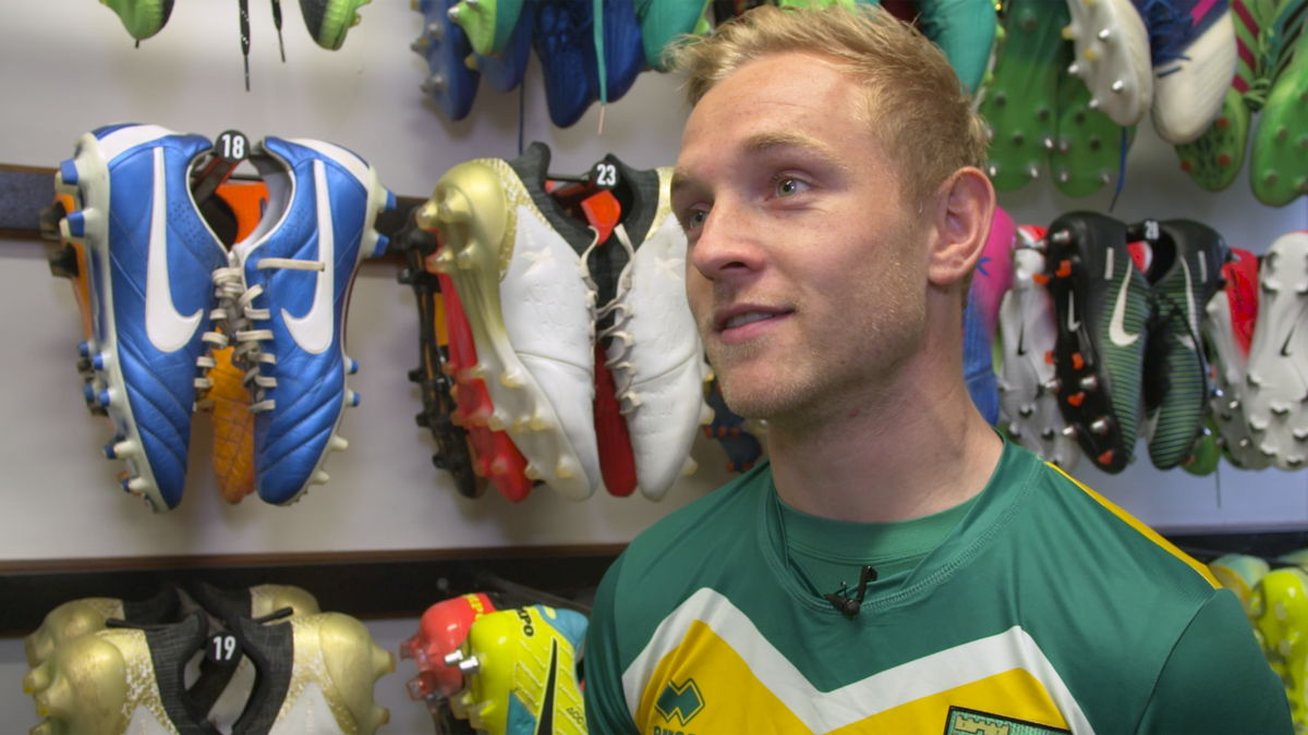 NorwichCityFC's tweet photo. We'll be launching our final episode of #City360 for the 2016-17 season at 8pm! #ncfc
Stay tuned. 👍 https://t.co/J5dHTVkwv8