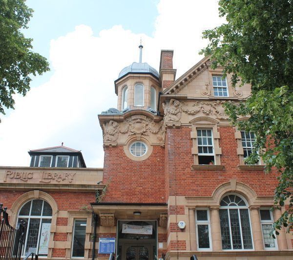 LibrarySE23's tweet photo. We're looking for more volunteers leading up to &amp; including the Summer Holidays.  If you can help then contact us! 📚 https://t.co/cKM3RyNOBS https://t.co/BSyuKFAWlY