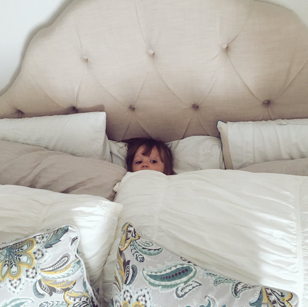 chycreative's tweet photo. The best part of my job does not pay me money, but moments. #momlife #HideAndSeek #ToTheMoon https://t.co/zQQfY3GMjf