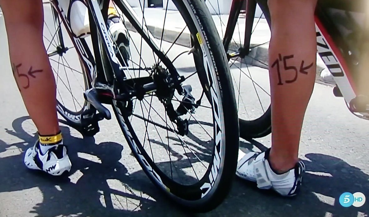 TopTimeTeam's tweet photo. Gracias @Trilalaguna y mil gracias a @informativost5 por tener en cuenta el detalle. #IMLanzarote #Lanzarote #triatlon #ciclismo #DGT https://t.co/ruVbhtONz8