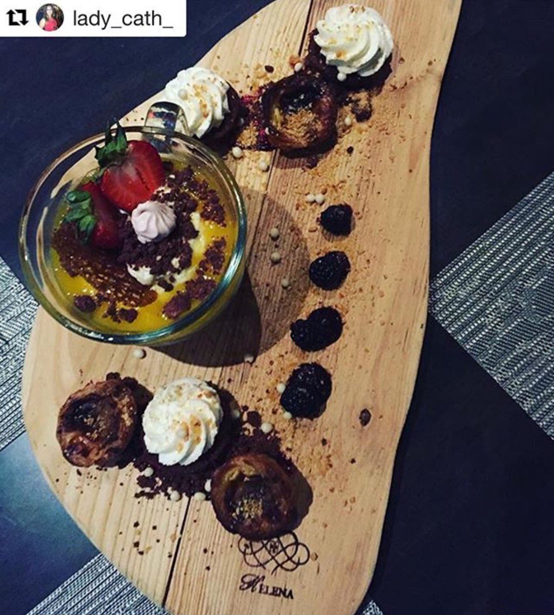 Portus360MTL's tweet photo. Vendredi doux et sucré, pour bien commencer le long congé! #VuePanoramique360 #DowtownMTL #HelenaLoureiro 🍓🍮🇵🇹 https://t.co/MpVKFTzNRZ
