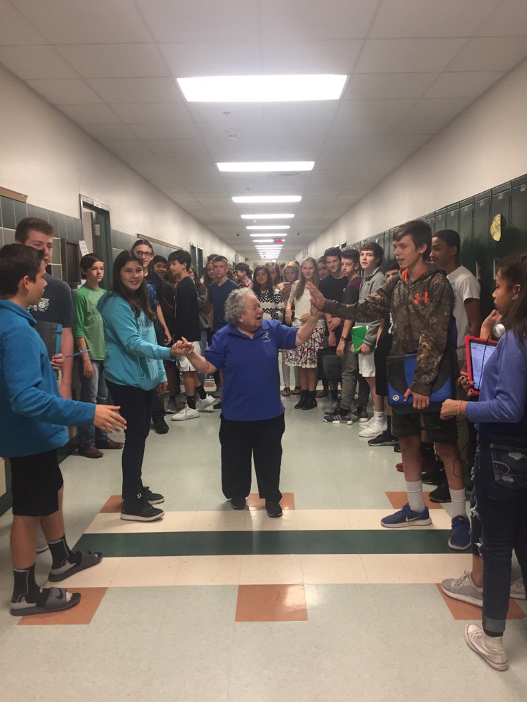 denisecasey1989's tweet photo. #whywisd #tisonroos high five Friday for our Mrs. Brooks! https://t.co/N5LOVmm3MS