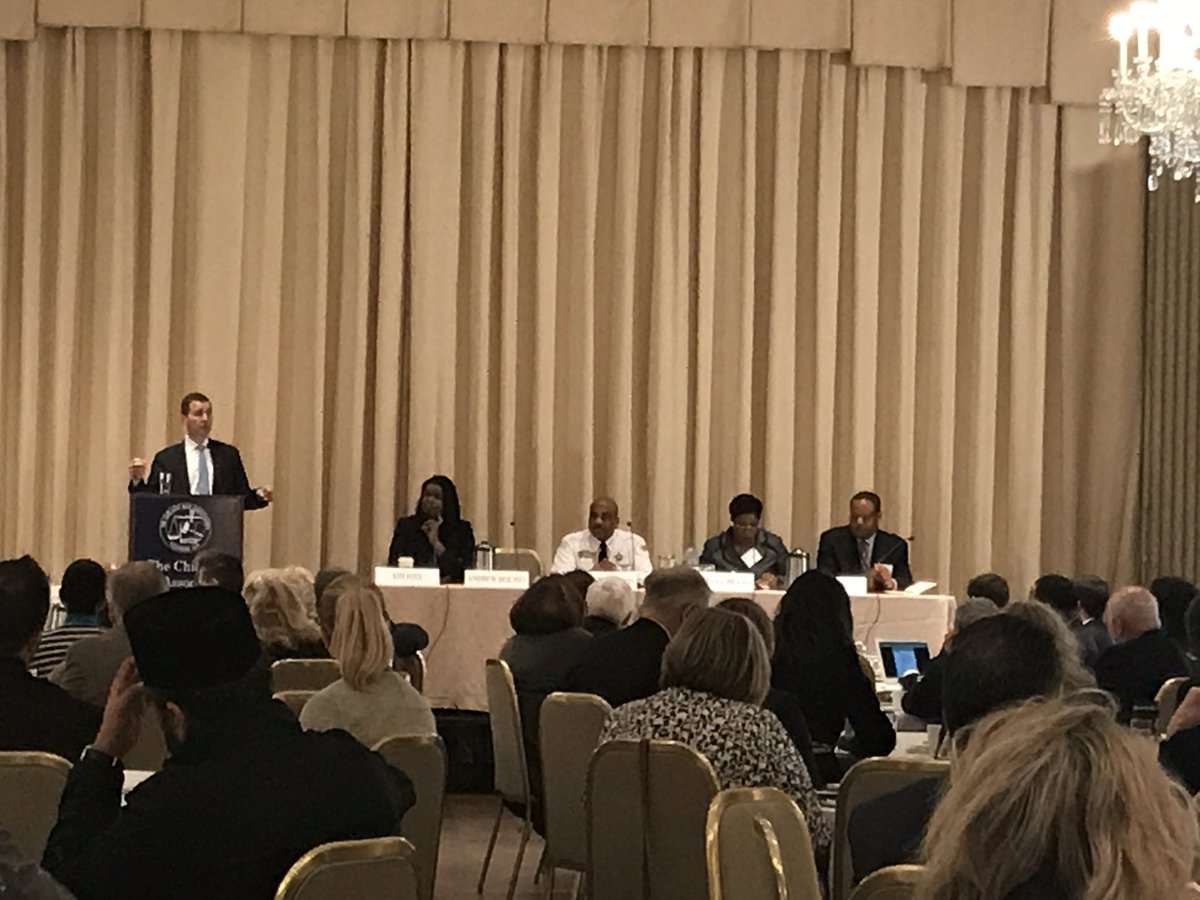 SCOTUSBios's tweet photo. First panel at #CBA4Solutions. Start of conversation re solutions to violence. @DanKotin @ChicagoBarAssoc @TonyRomanucci @PamelaMeanesNBA https://t.co/oNLt8Ixtmy