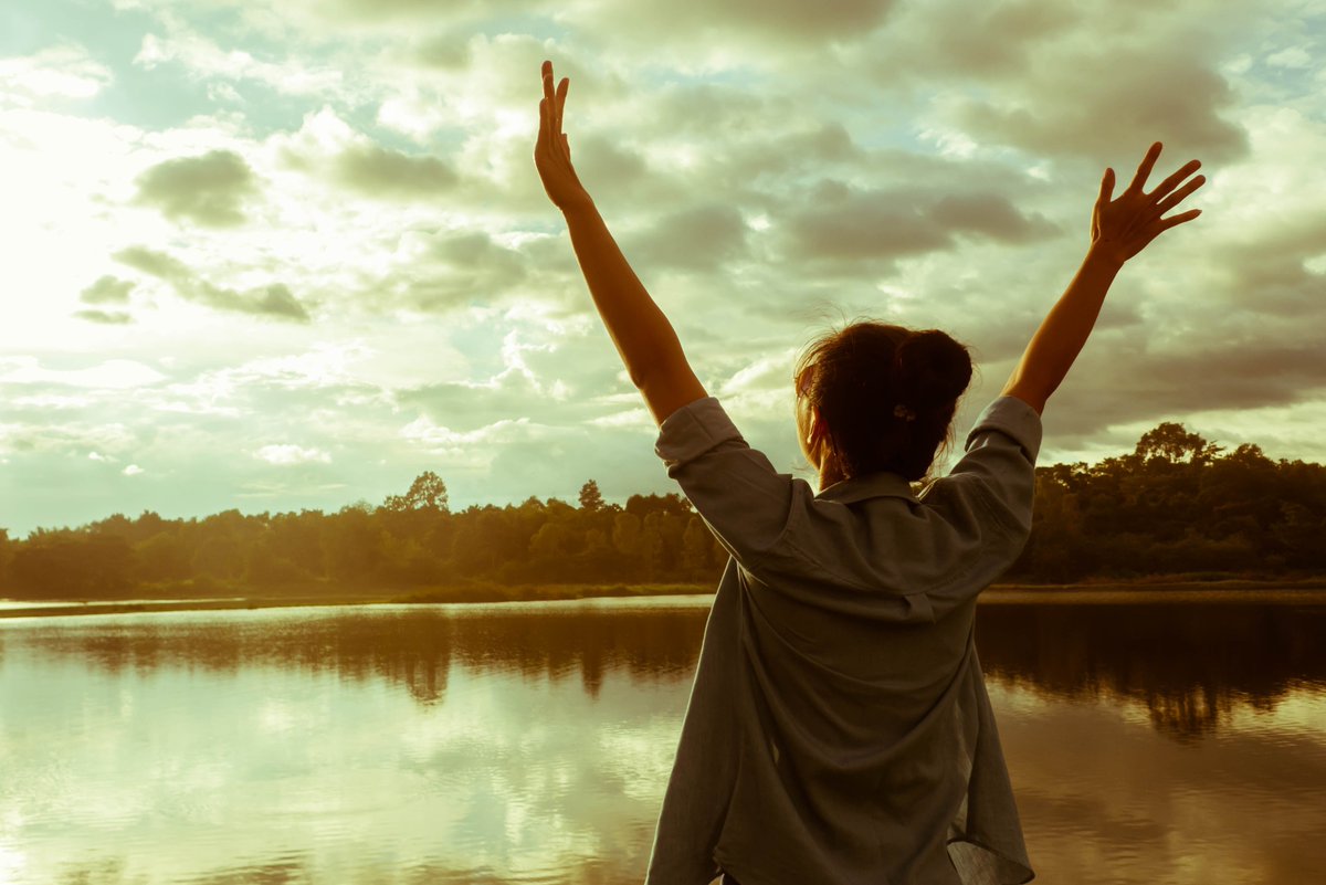 SpaIncMag's tweet photo. "The scientific evidence for the need for wellness is...mounting"-- Vivienne O'Keeffe, Spa Profits #spabiz #wellness https://t.co/GixGayIiuq https://t.co/tZFmyYh320