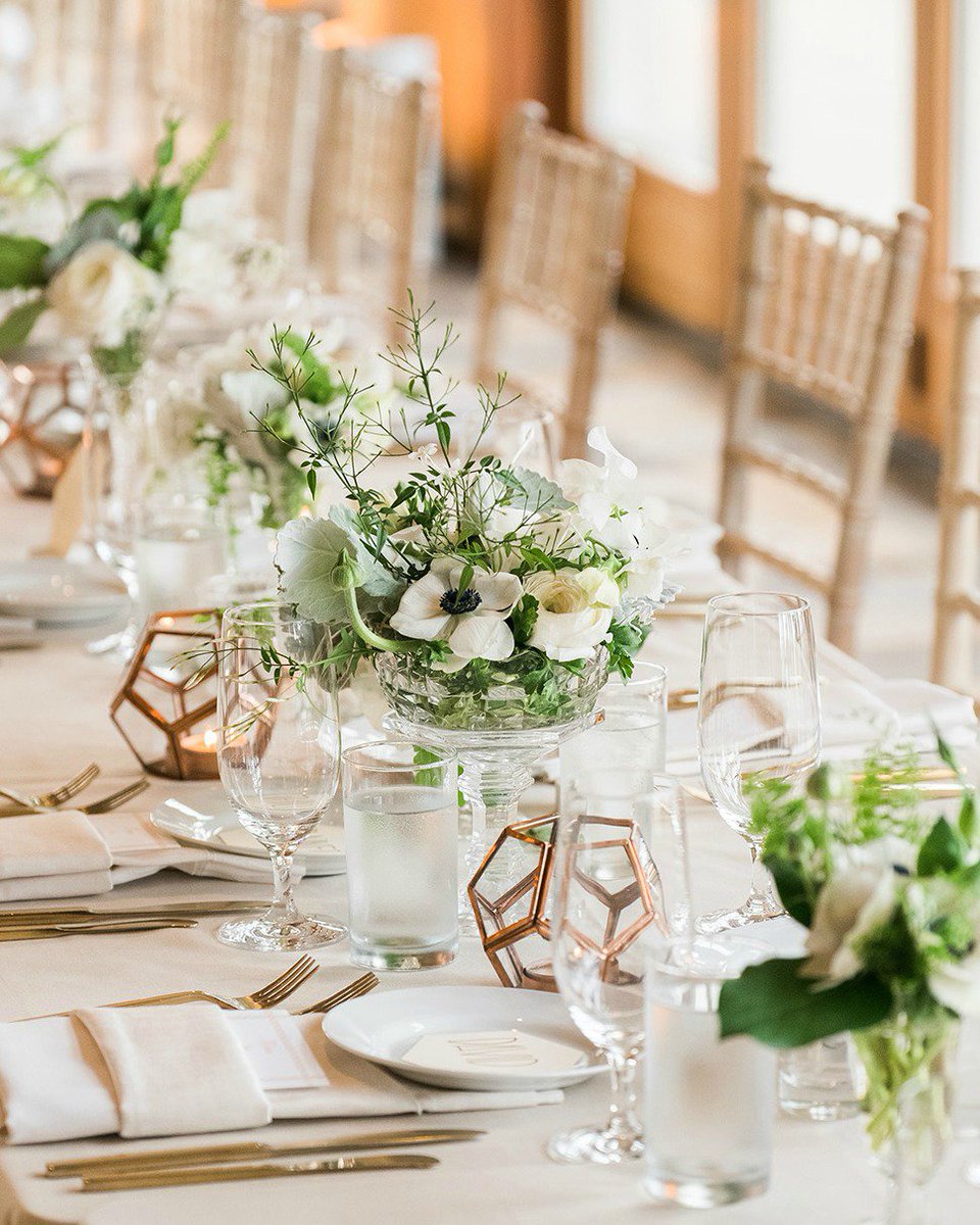 beinspiredpr's tweet photo. Modern meets classic in this pretty white and green wedding from @CAKEEventCo! #BIPRtastemaker (Photo by Garrett Richardson) https://t.co/kM4uDa3VII