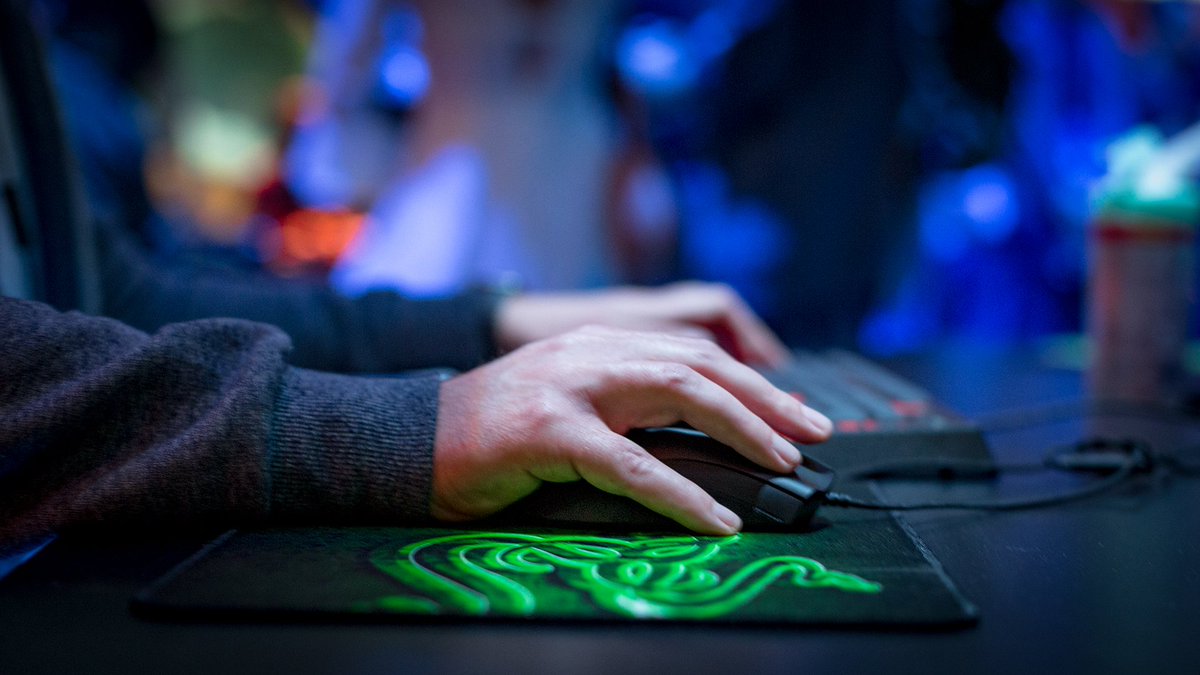 Razer's tweet photo. The @Destinythegame Gameplay Premiere Event was a blast! Check out what went down at the event in our gallery here: https://t.co/1LVyJEfOQL https://t.co/9XZebYu1io