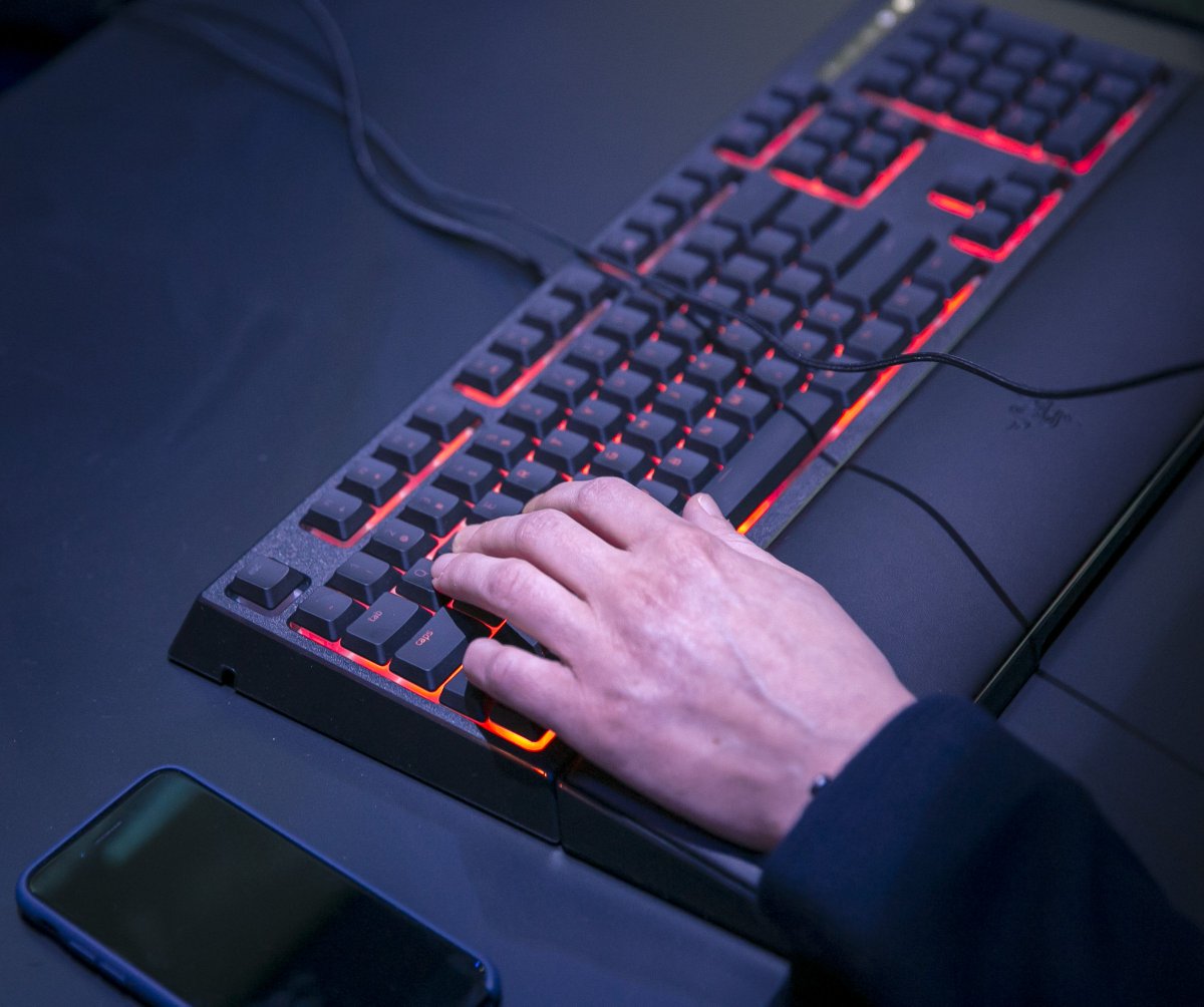Razer's tweet photo. The @Destinythegame Gameplay Premiere Event was a blast! Check out what went down at the event in our gallery here: https://t.co/1LVyJEfOQL https://t.co/9XZebYu1io