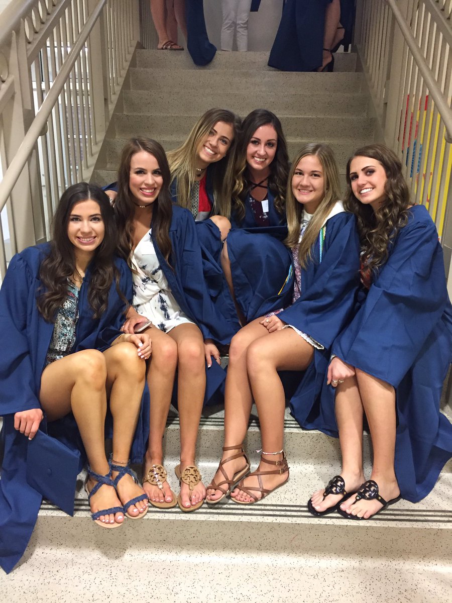 cassidycrabb's tweet photo. Day 1's since day 1💕 #libertyalumni https://t.co/0d1QHi8ktL