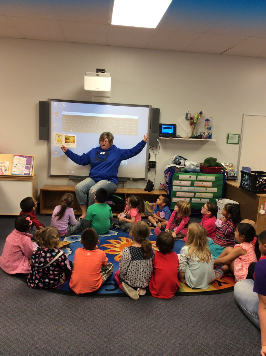HeadStartCFDP's tweet photo. Rachelle from the Red Cross reads to the children in Hastings for Head Start's 52nd Birthday! #CommunitiesRead https://t.co/u5XVvUWvGU