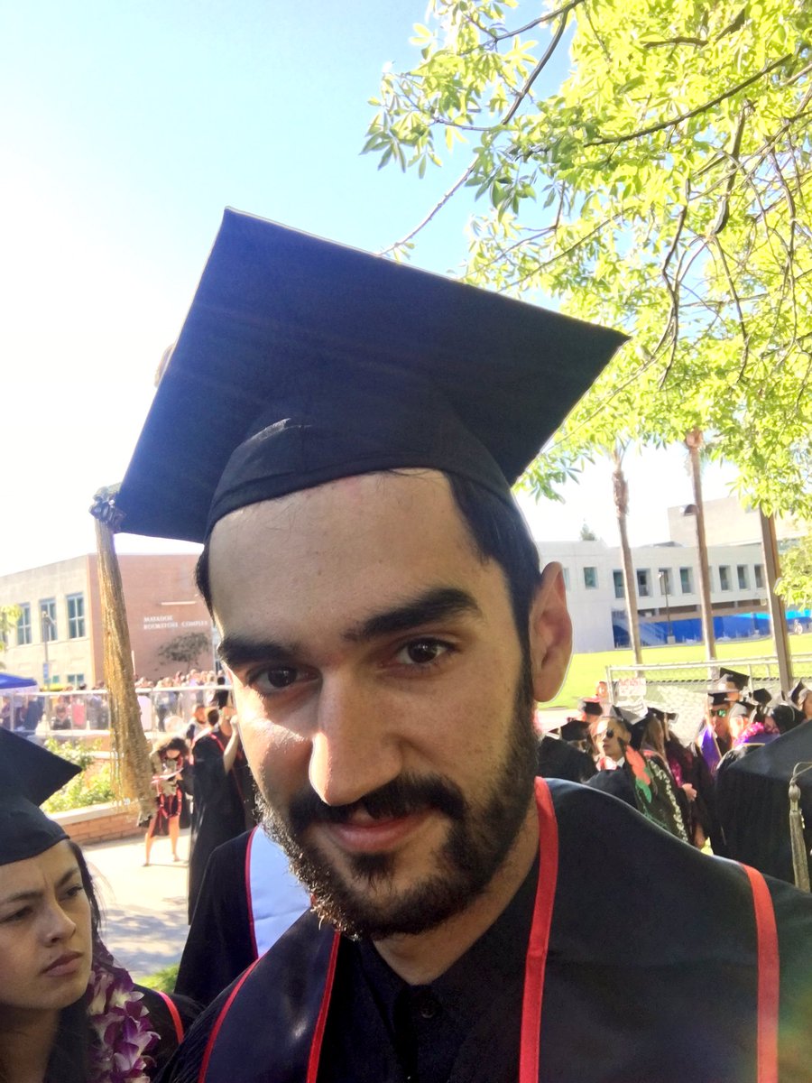 SkeleMusic's tweet photo. OH WASSUP #CSUN #CSUNCOMMENCEMENT https://t.co/konbgKz3q3