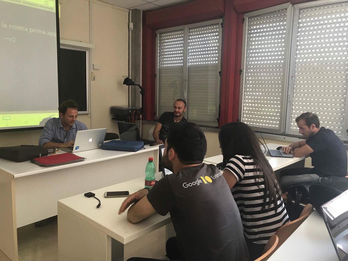 Il nostro founder <a href="/carloleonardi_/">Carlo Leonardi</a> parla di Angular 2 in Ionic 2 al #Googleio2017, al Dipartimento di Matematica e Informatica di Catania