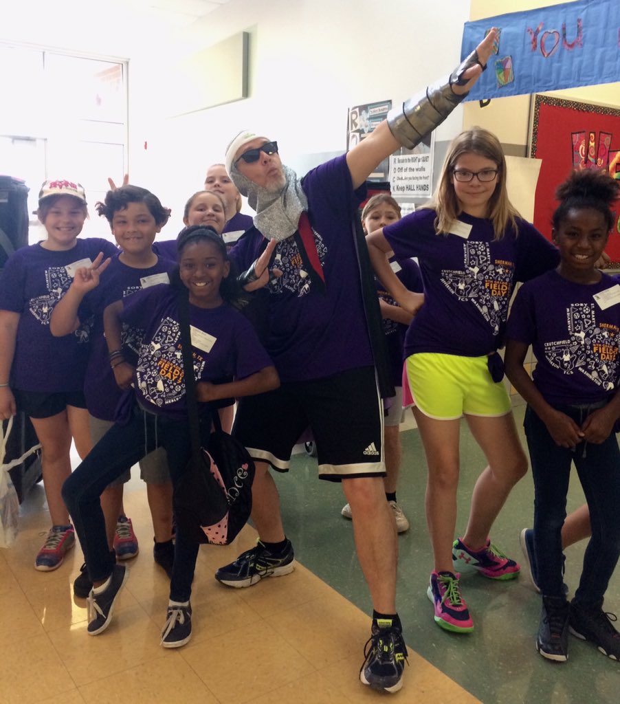 flippinreading's tweet photo. Sir Thinks A Lot is ready to lead the 4th grade Neblett Knights to victory #neblettknights https://t.co/6GJLb6ZHy8