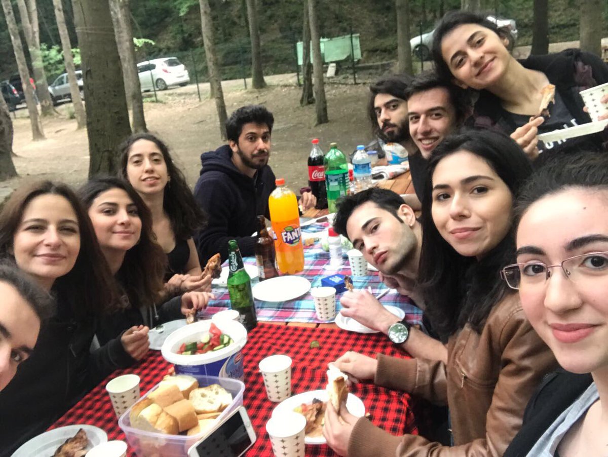 MEF_ELT's tweet photo. Geleneksel 2. Mangal Partimiz!!! @MEFuniversitesi #MefteHayat 🏕😋 https://t.co/62jdpZQM8e