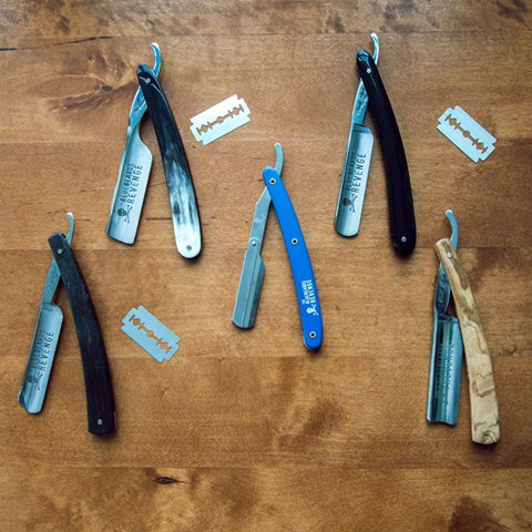 BluebeardsES's tweet image. ¿Eres de cuchilla fija o desechable?