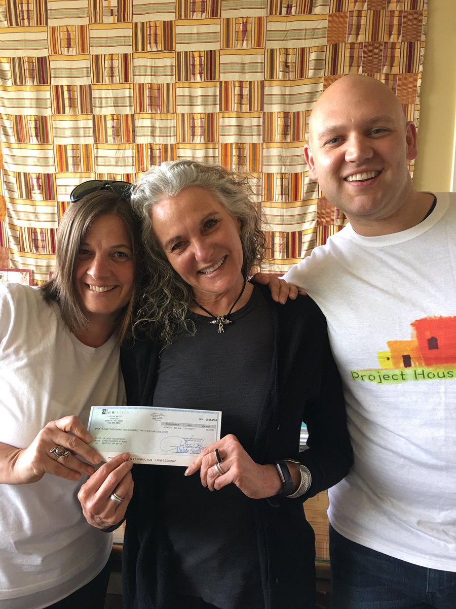 housereach's tweet photo. 1st of many! $3k donation to @VVolunteers. Send referrals to https://t.co/dtfv8TGzdB &amp; the nxt 1's yours! @KlintenA #passivefundraisingrocks https://t.co/cKgq3wMcOs