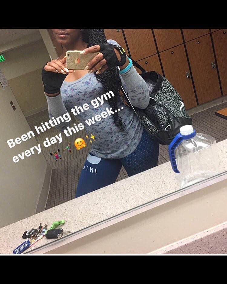 Wellness772's tweet photo. From the other day, but been hitting the gym all week. Keeping up with the consistency... &amp; the water 💦 (1 Gal/day)...🙋🏾✨✨ ...#Fitness https://t.co/llj8pTA9vB