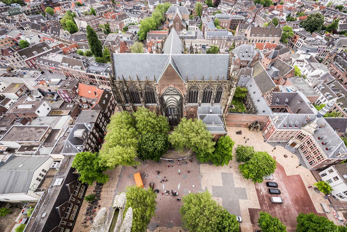 RG_Fotografie's tweet photo. Het #Domplein, #Utrecht is herbestraat en dat ziet er vanaf de Domtoren zo uit. Prachtig toch? :-)

#Domtoren https://t.co/BIsaRhtWfp