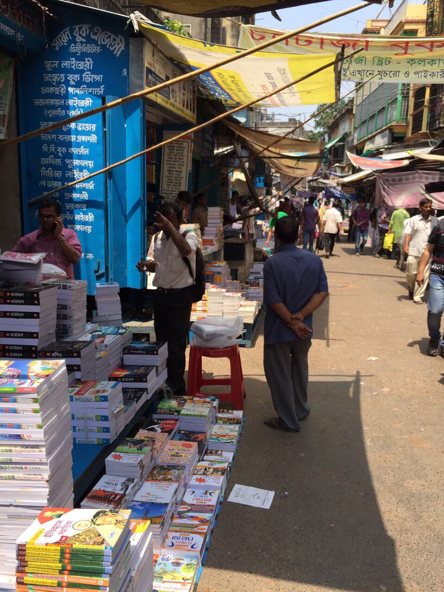 subzero_2011's tweet photo. #aviewfromhere an open air wholesale #bookmarket #kolkata #india https://t.co/ugBR6raYtY