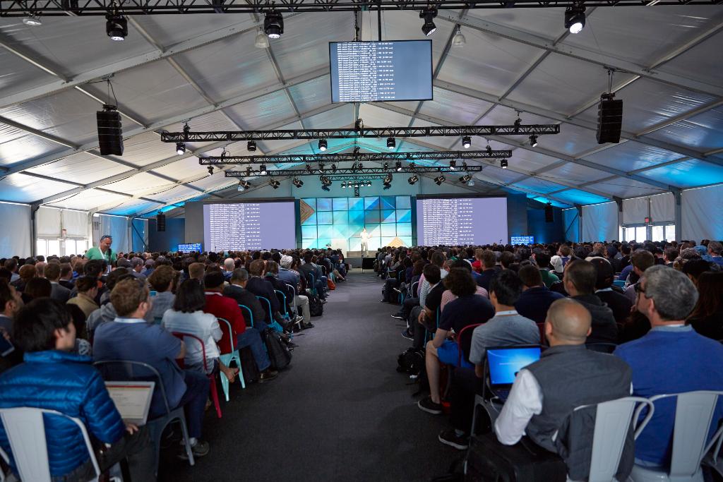 It’s the last day of #io17! Watch your favorite sessions live on google.com/io and send your #io17request on Twitter.