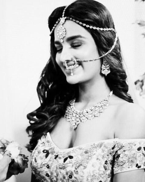 iTeamNidhhi's tweet photo. @AgerwalNidhhi #rivaahbridesbytanishq coming soon ❤️🌸🌸🌸🌸 #alwaysblushing
Styled by @divyakdsouza https://t.co/XORlDs6SId