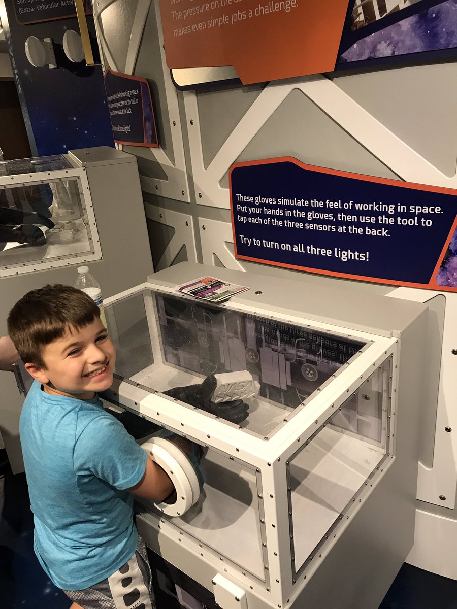 _MrsGrillo's tweet image. We are presenting our culminating Genius Hour projects. Students were able to explore their own passions and become experts!