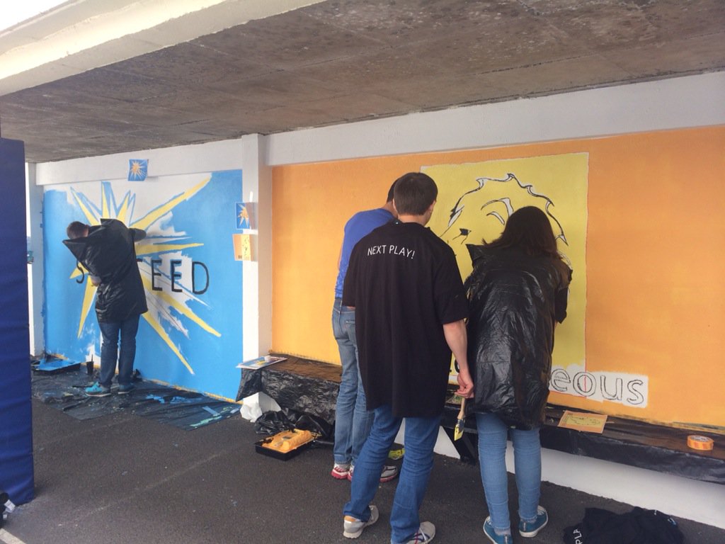 MsMcCFranner's tweet photo. Our @LinkedIn volunteers are hard at work on our new murals! Can't wait to see them! #franner #creativeminds https://t.co/8jyluJnoLU