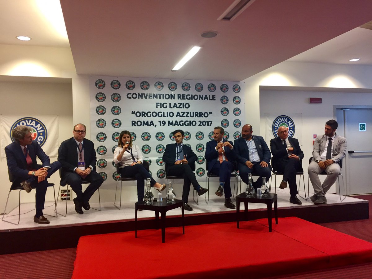 CalabriaTw's tweet photo. Inizia la convention regionale #orgoglioazzurro @FI_Giovani @forza_italia @gasparripdl @renatapolverini @LucaZaccari @tripodimaria https://t.co/puMih6zEaW