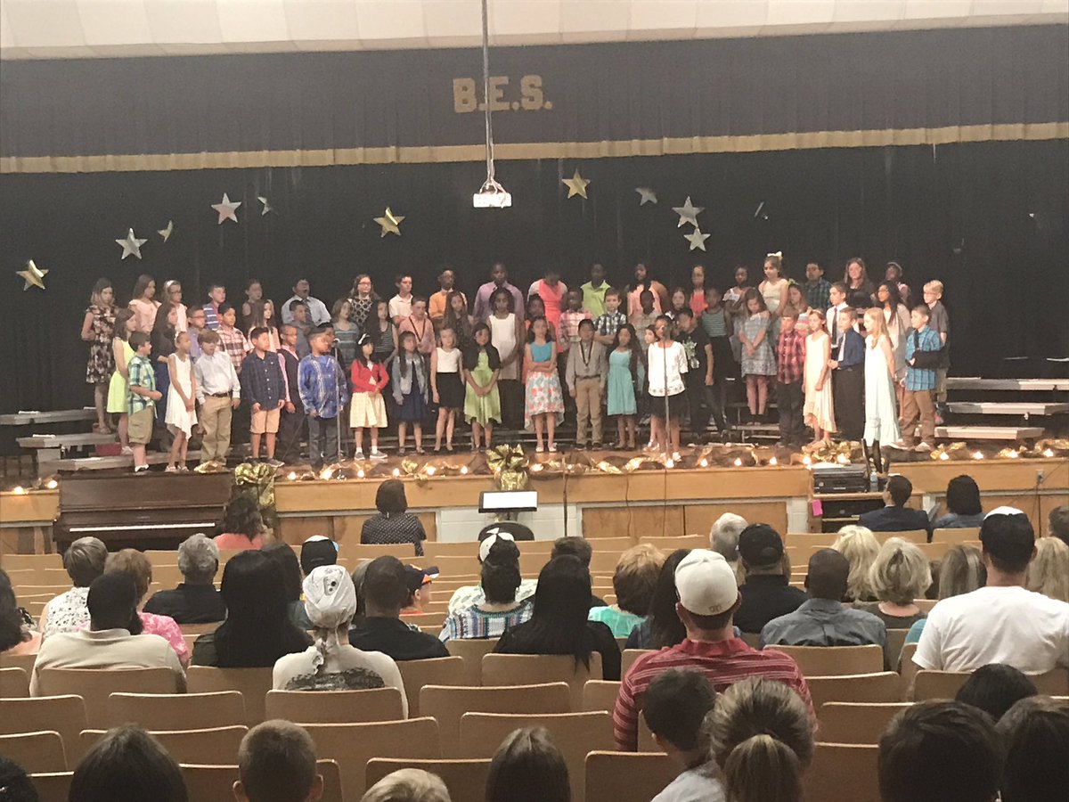 SusanWales4's tweet photo. BESt 4th grade program today! We are proud of all of our kiddos! #oneathens #_BEStday @bes_media https://t.co/iggefbc03w