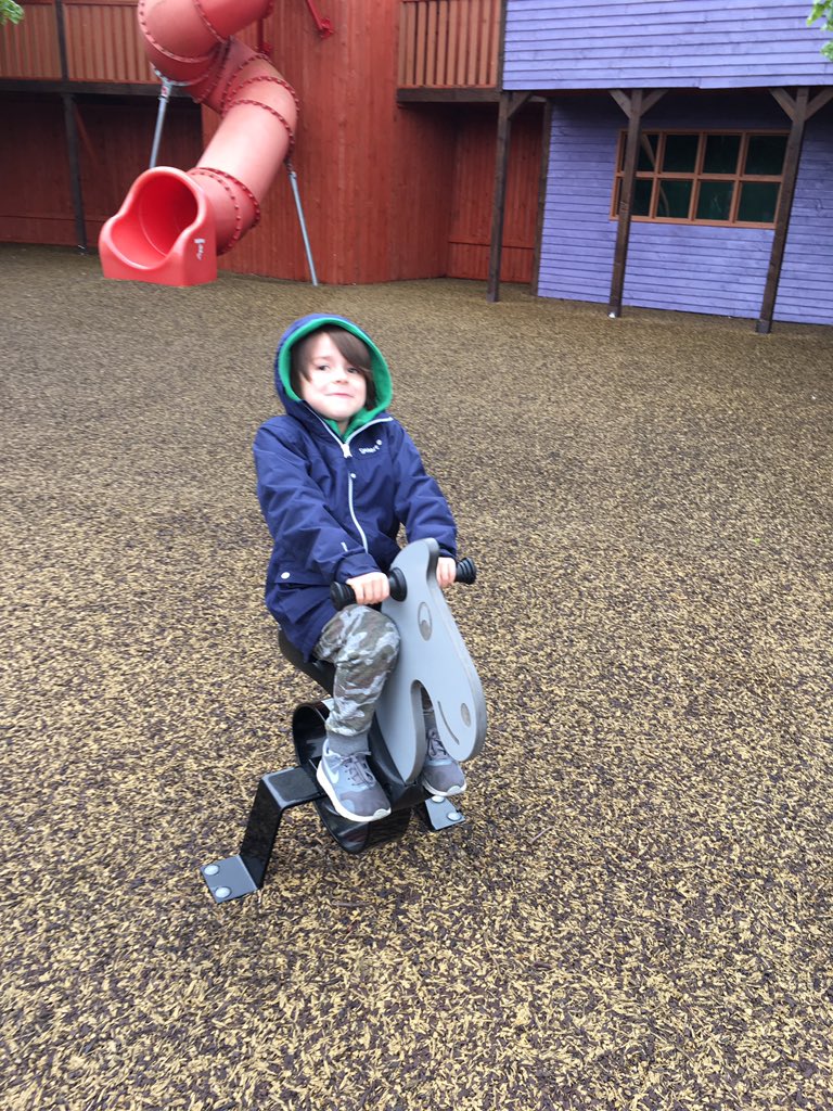 MrsHartsClass2's tweet photo. Time for playtime while some of us visit the gift shop at #sundown @MrsMasonClass1 https://t.co/IeF5sLcVtd