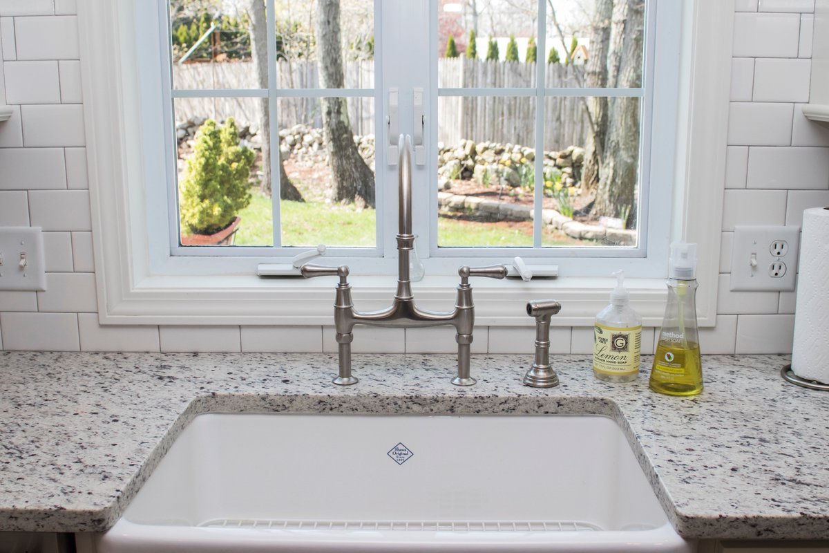 CypressDesignCo's tweet photo. faucetfriday There is nothing like the beauty of a bridge faucet and a white farm house sink. #Rohlfaucets #bridgefaucet #RIkitchen https://t.co/taCb9wmKL8