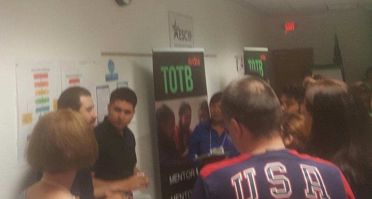 lchaviraHPS's tweet photo. @TOTBedu presenting at 2nd Annual STEM Academy at @ESCRegion19 #STEMSOS #teambuilding #StrongTogether #MENTORONEMENTORALL #underwaterrobot https://t.co/wnPVpvXsMM