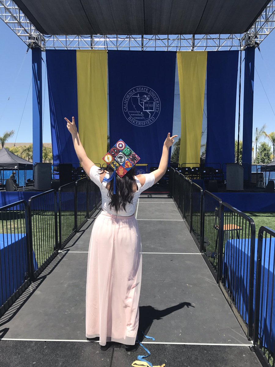 _gabbyyxoxo's tweet photo. I'm so proud of you Elizabeth! π©βππππ Congrats Grad #CSUB2017 https://t.co/227Ki3plzL