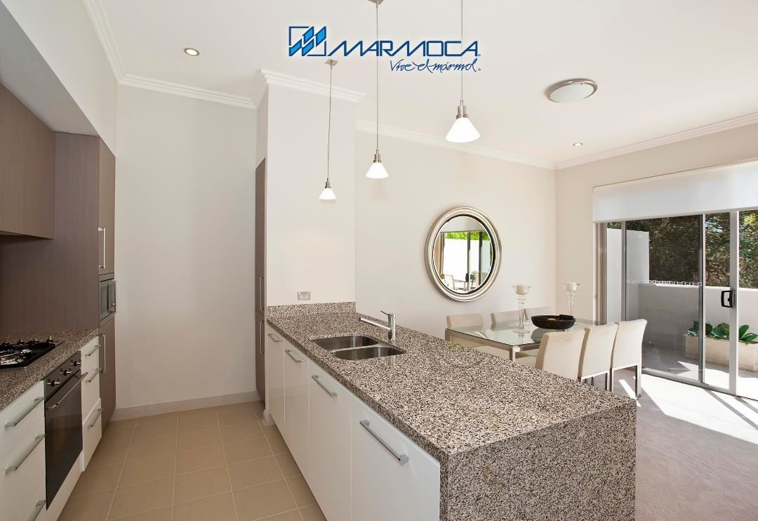 SuNoticiero's tweet photo. Nuestra línea #TopClassic es ideal para revestir la cocina por la perdurabilidad y resistencia de su #PiedraNatural .@ViveMarmoca https://t.co/3pxNfcw7Zc