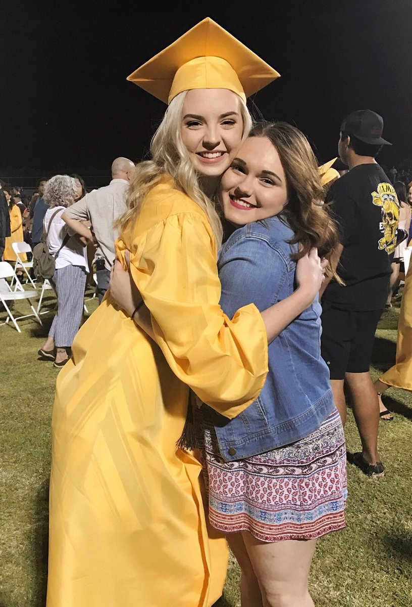 Colleenieweeny's tweet photo. It's been real. Peace out Marcos and thank you all for your love and support. I couldn't be luckier 💖🎓 https://t.co/o9k5WosrVb