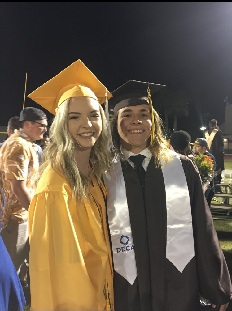 Colleenieweeny's tweet photo. It's been real. Peace out Marcos and thank you all for your love and support. I couldn't be luckier 💖🎓 https://t.co/o9k5WosrVb