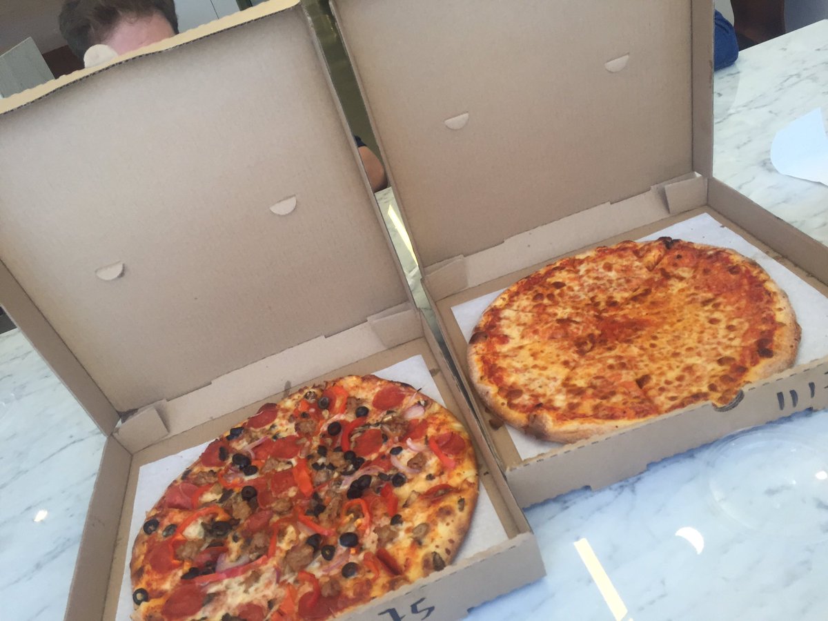 BailsWildman's tweet photo. Thanks for the free pizza @gofooji!!! #FoojiPizzaParty πππ https://t.co/T0JeFxzFMx
