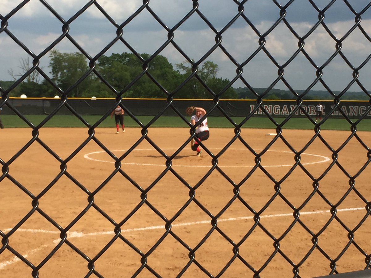 FCPSAthletics's tweet photo. @MPSSAA_Org 3A West Region Softball Championship. π
@Urbana_Hawks vs. @LancersSoftball
#FCPSCMC https://t.co/UOYoJ95sly