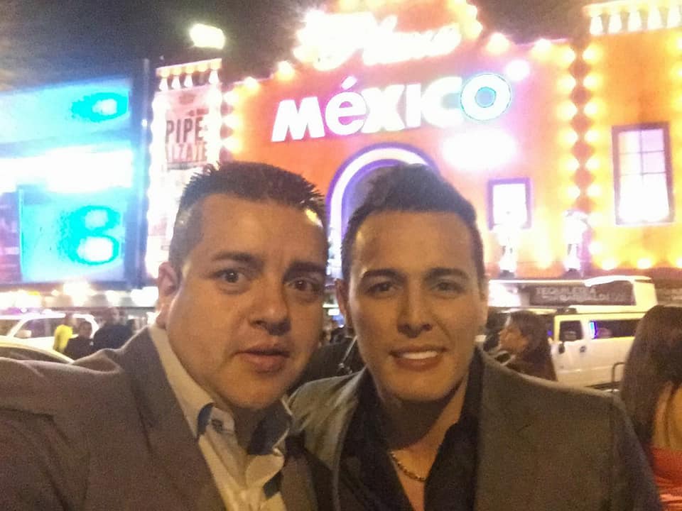 HectorJPopular's tweet photo. En #plazamexico en una noche  para homenajear la música popular con mi amigo @AlexisEscobar23 #PremiosPip https://t.co/2CAeeWtbX2