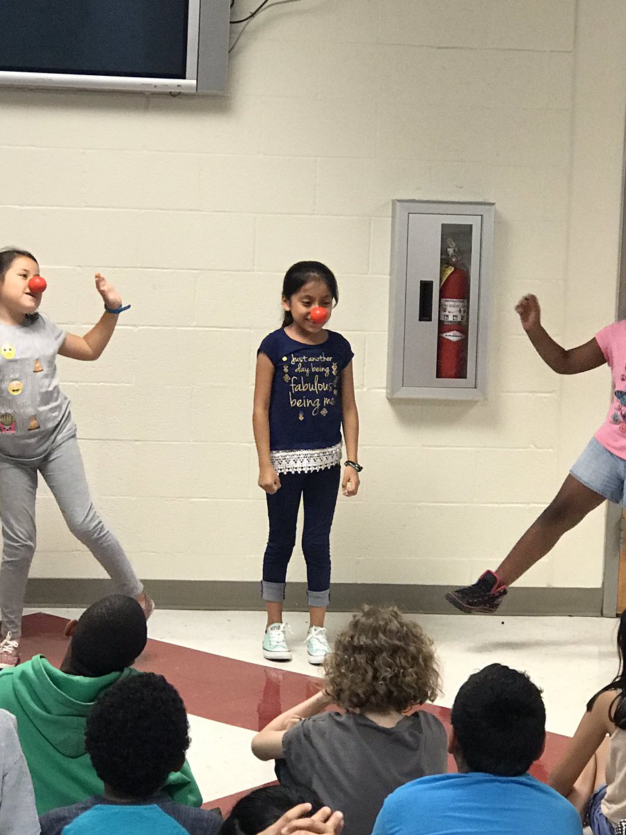 Cwhite815's tweet image. 3rd graders are COMPASSIONATE!  #RedNoseDay #rcswolvespln