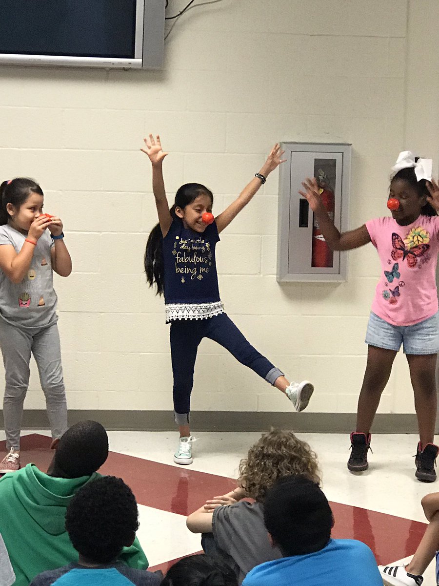 Cwhite815's tweet image. 3rd graders are COMPASSIONATE!  #RedNoseDay #rcswolvespln