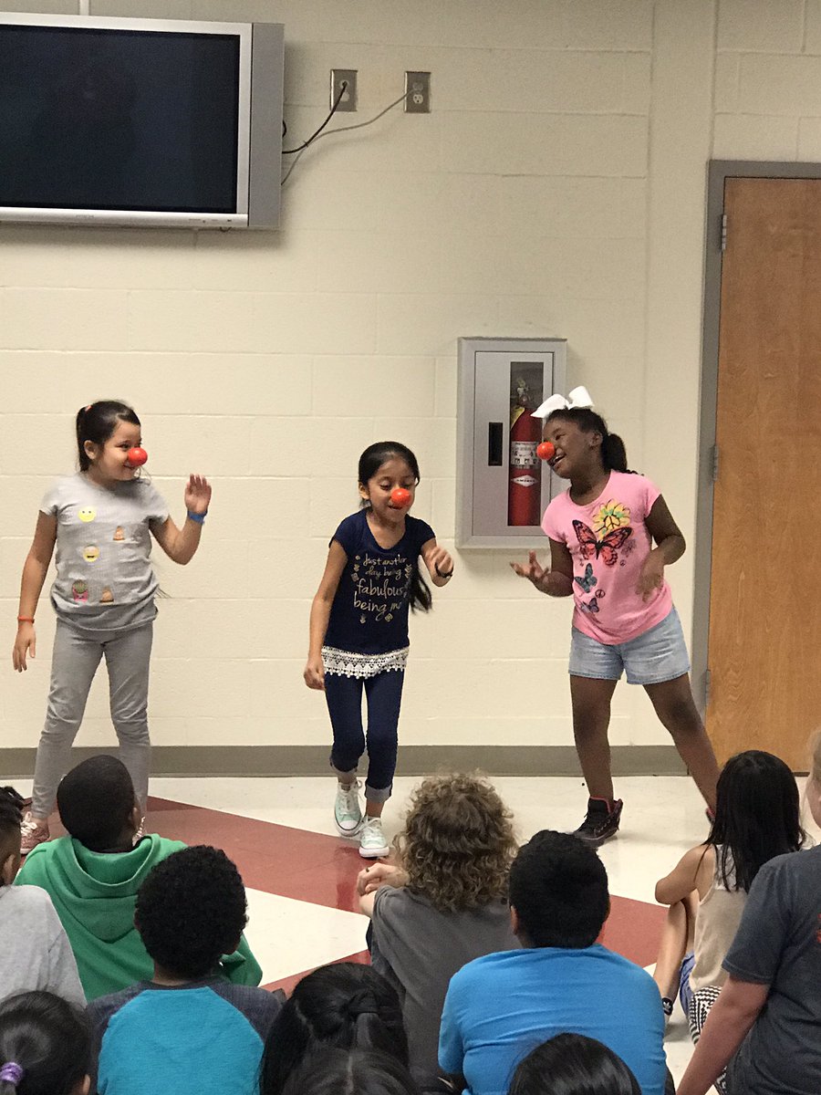 Cwhite815's tweet image. 3rd graders are COMPASSIONATE!  #RedNoseDay #rcswolvespln