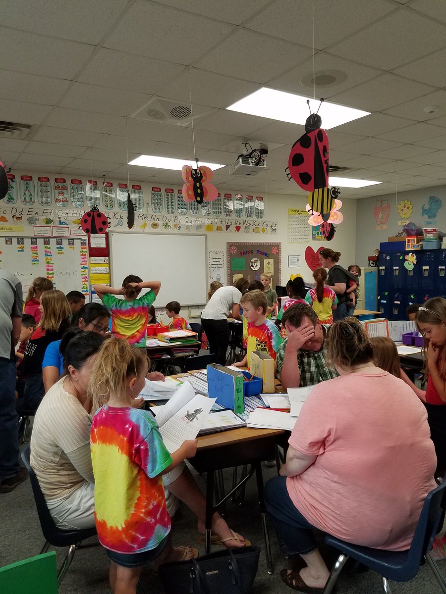 Joangarrett75's tweet photo. Writing celebration!
#forneyconnect #speaceloveclaybon https://t.co/xoWIt3FIKn