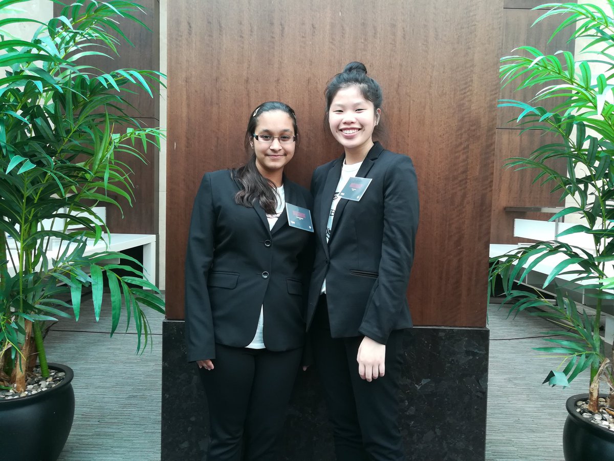 BezhTO's tweet photo. Our wonderful tech reps! Happy birthday @xRumeisax @SAGECanada #TheSTAGE2017 https://t.co/SD2LjS1Tqw