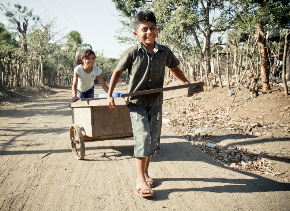 outreachintl's tweet photo. Why Outreach? $0.85 of every dollar donated is spent in the field to empower our partners &amp; bring a sustainable end to poverty. #endpoverty https://t.co/zaD7Vfdbcq