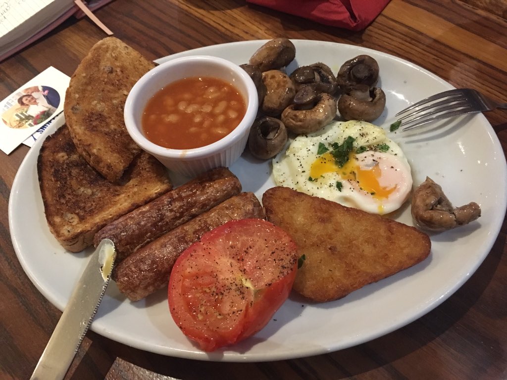 SuttnBizNetwork's tweet photo. #Breakfast #networking this week - best way to start the day! #capselfie @TBOSutton #concentration https://t.co/Gdf0ho8yP2