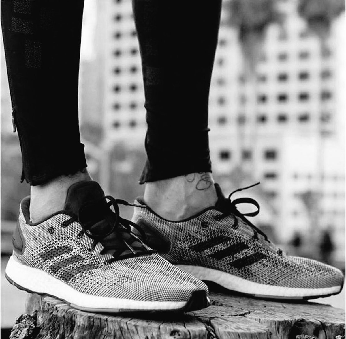 Mo_Naa_'s tweet photo. Ultra Boost ✨24h Street Race #WhyIRunJaures #PureBOOST DPR #whyIrunParis https://t.co/HQRprzD6lV